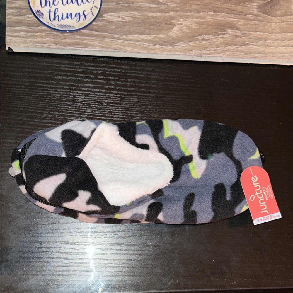 Juncture Camouflage Slippers, NWT